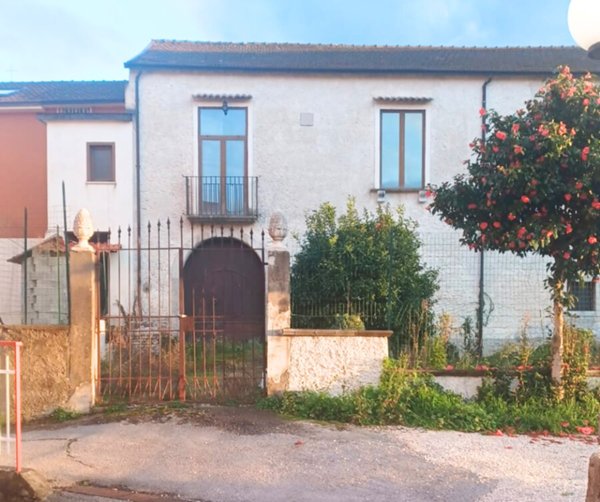 casa indipendente in vendita a Montoro in zona Misciano