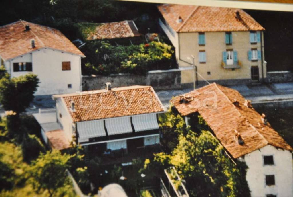 casa indipendente in vendita a Bagnasco