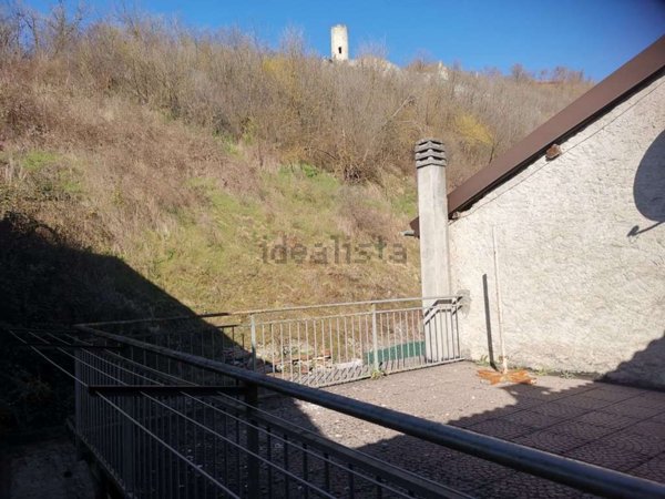 casa indipendente in vendita a Bagnasco