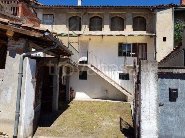 casa indipendente in vendita a Bagnasco