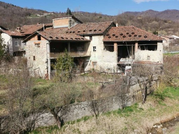 casa indipendente in vendita a Bagnasco