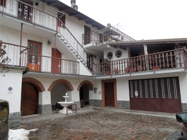 casa indipendente in vendita a Bagnasco