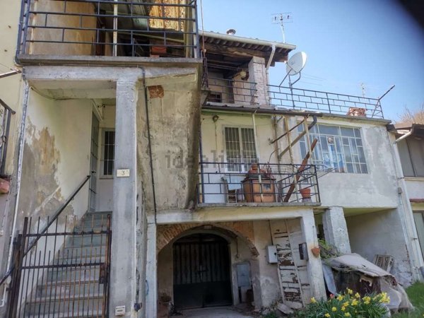 casa indipendente in vendita a Bagnasco