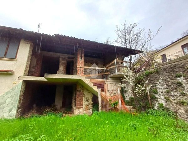 pentavano in vendita a Bagnasco