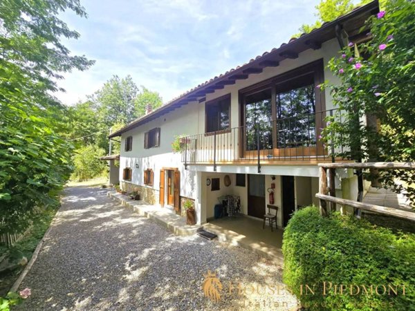 casa indipendente in vendita a Bagnasco