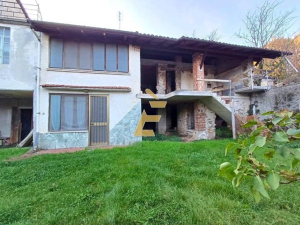 casa indipendente in vendita a Bagnasco