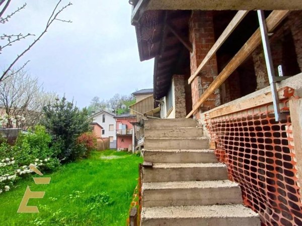 casa indipendente in vendita a Bagnasco