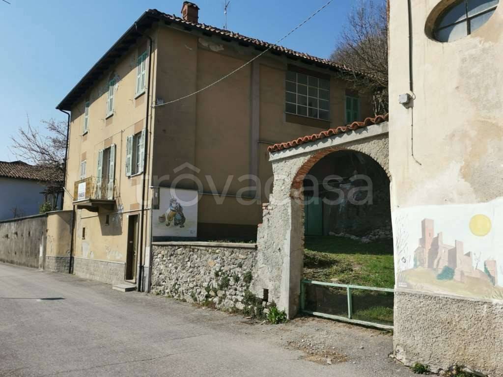 casa indipendente in vendita a Bagnasco