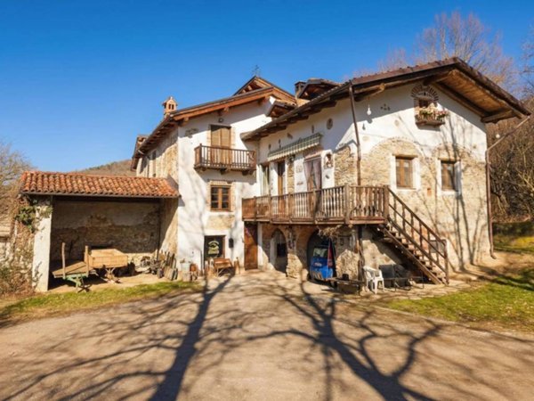 casa indipendente in vendita a Bagnasco