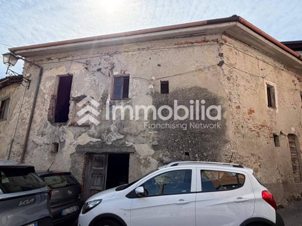 casa indipendente in vendita a Bagnasco