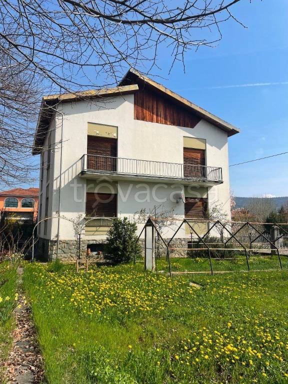casa indipendente in vendita a Bagnasco