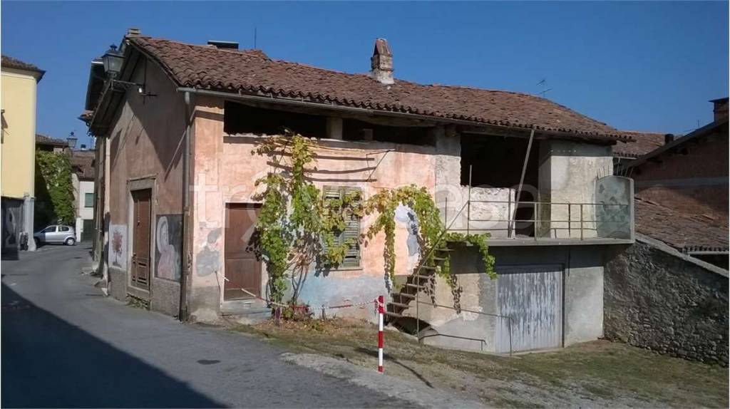 casa indipendente in vendita a Bagnasco