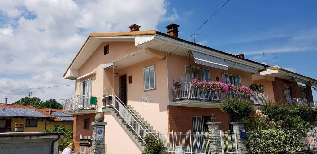 casa indipendente in vendita a Bagnolo Piemonte