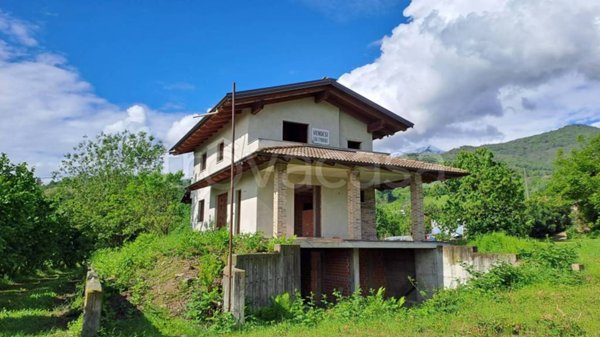 casa indipendente in vendita a Bagnolo Piemonte