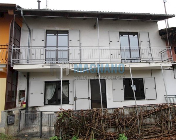 casa indipendente in vendita a Bagnolo Piemonte
