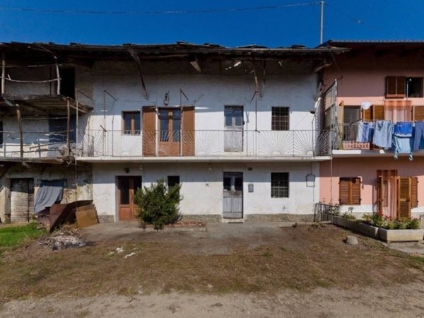 casa indipendente in vendita a Bagnolo Piemonte