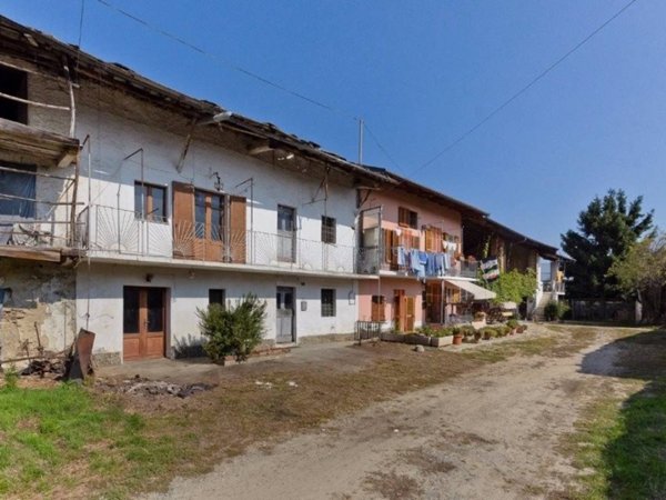 casa indipendente in vendita a Bagnolo Piemonte