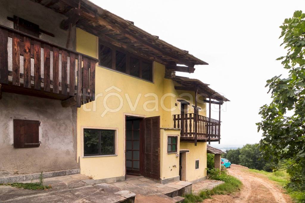 casa indipendente in vendita a Bagnolo Piemonte