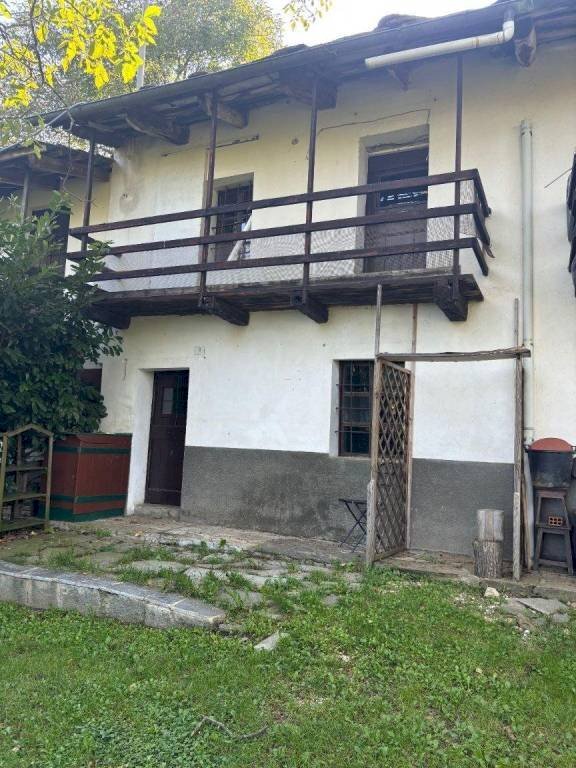 casa indipendente in vendita a Bagnolo Piemonte