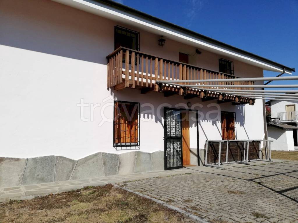 casa indipendente in vendita a Bagnolo Piemonte