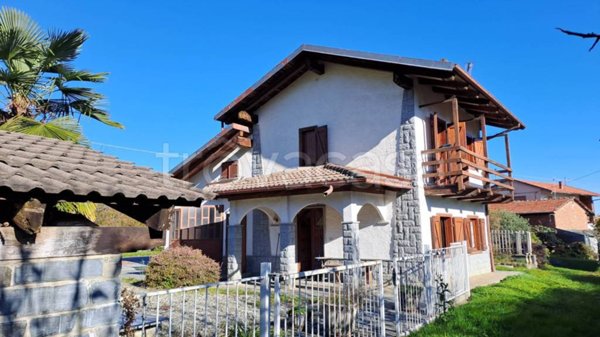 casa indipendente in vendita a Bagnolo Piemonte