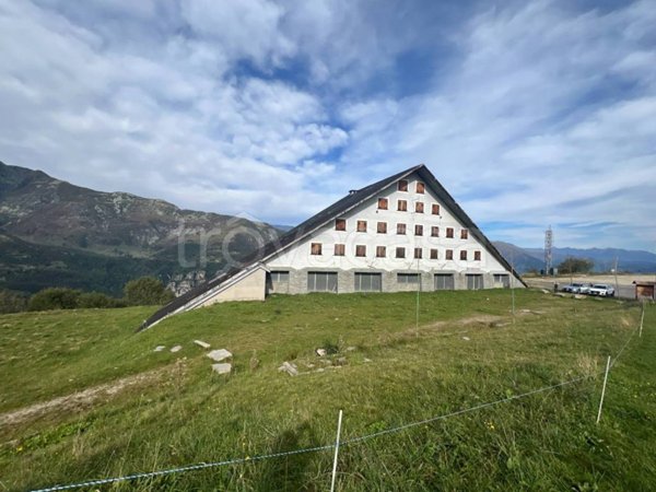 intera palazzina in vendita a Bagnolo Piemonte in zona Rucas