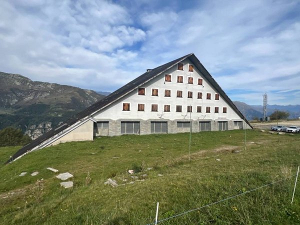 intera palazzina in vendita a Bagnolo Piemonte in zona Rucas