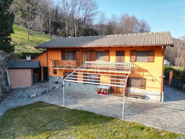casa indipendente in vendita a Bagnolo Piemonte