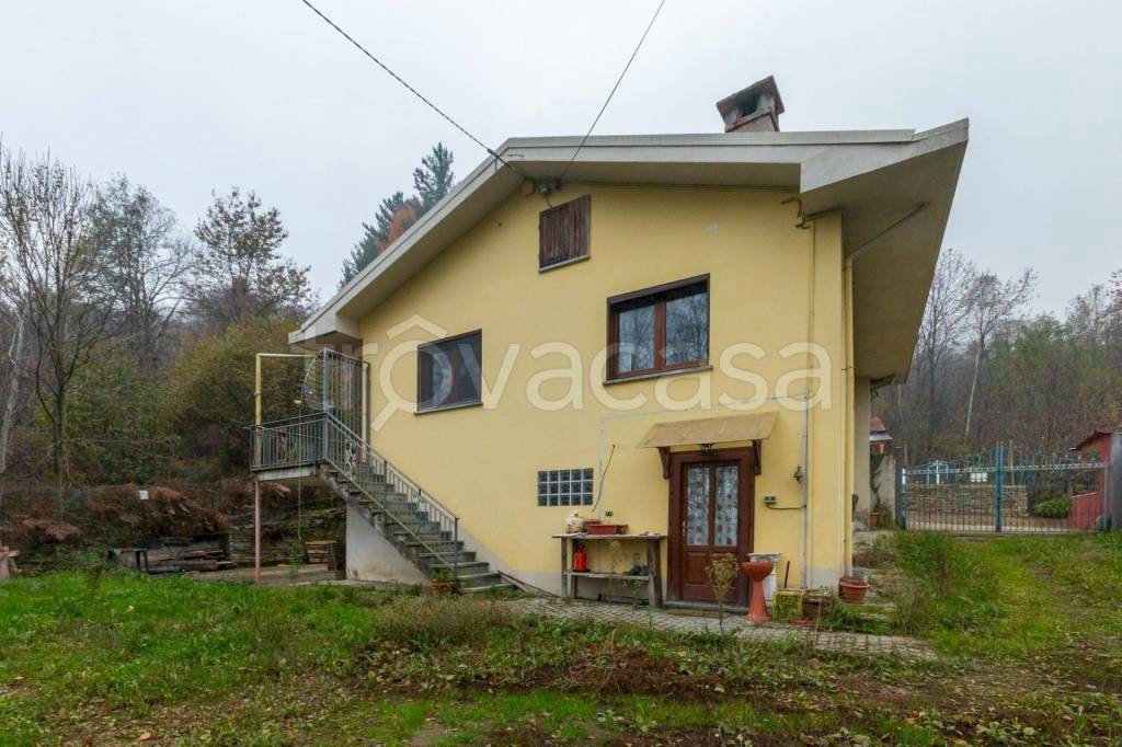 casa indipendente in vendita a Bagnolo Piemonte