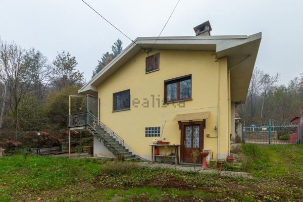 casa indipendente in vendita a Bagnolo Piemonte