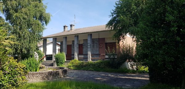 casa indipendente in vendita a Bagnolo Piemonte