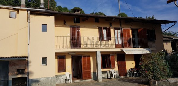 casa indipendente in vendita a Bagnolo Piemonte