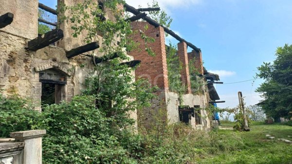 casale in vendita a Bagnolo Piemonte