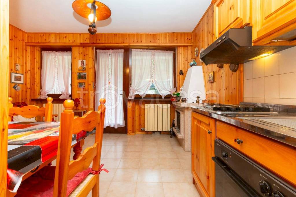 appartamento in vendita a Bagnolo Piemonte in zona Montoso