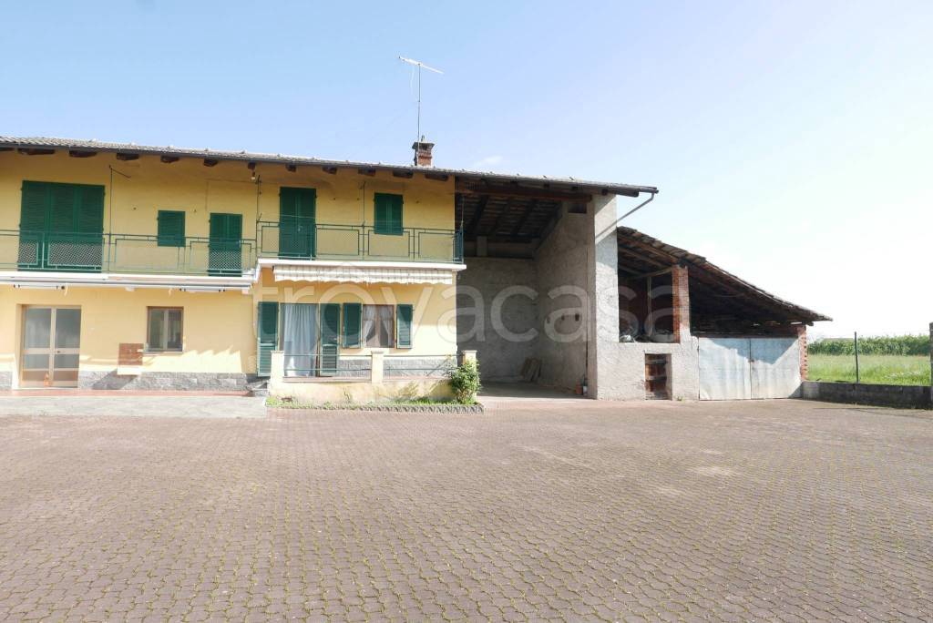 casa indipendente in vendita a Bagnolo Piemonte