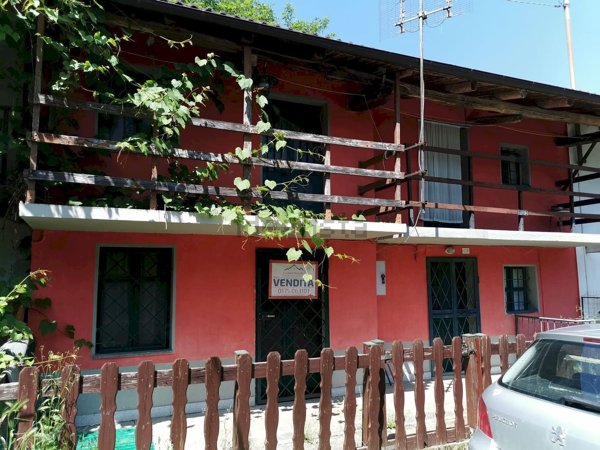 casa indipendente in vendita a Bagnolo Piemonte