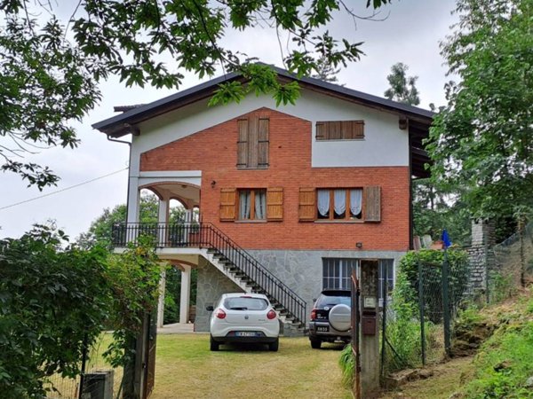 casa indipendente in vendita a Bagnolo Piemonte