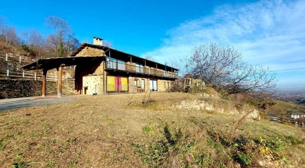 casale in vendita a Bagnolo Piemonte in zona Montoso