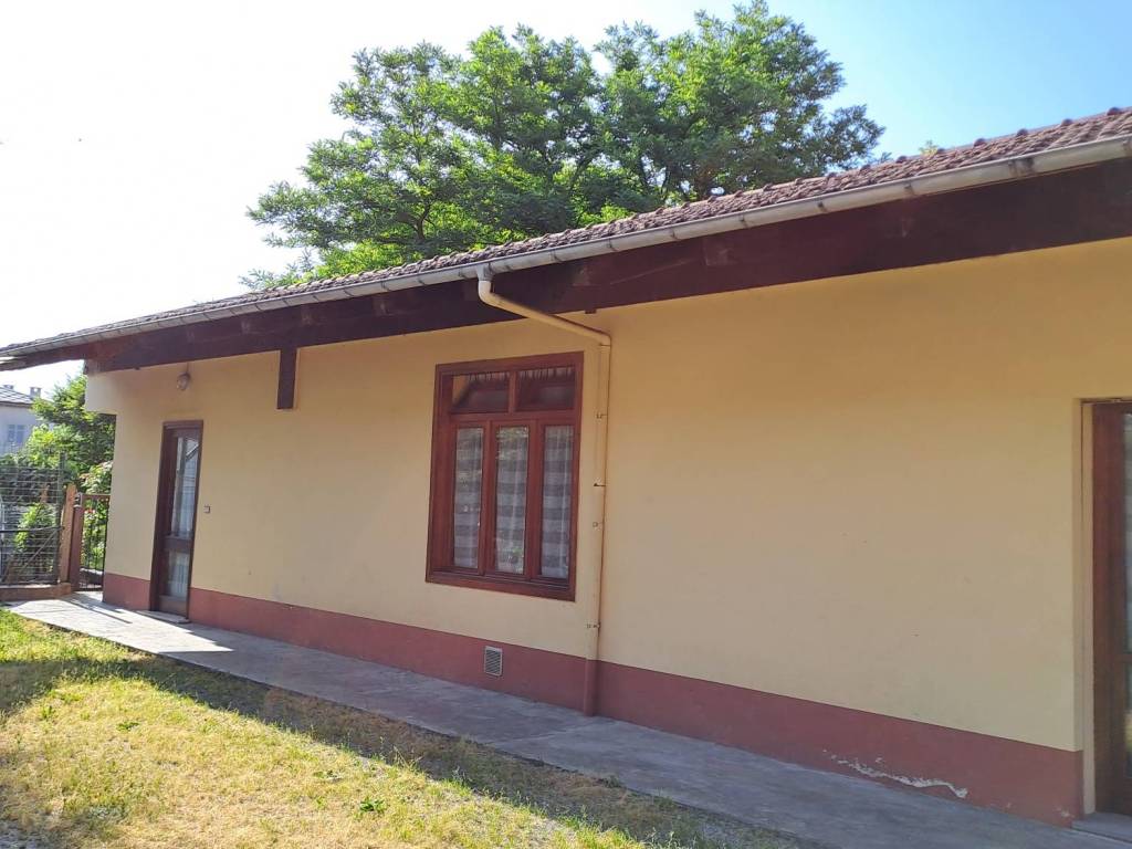 casa indipendente in vendita a Bagnolo Piemonte