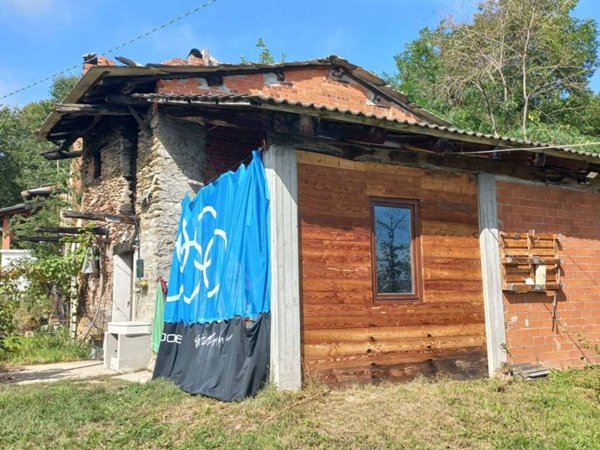 casa indipendente in vendita a Bagnolo Piemonte