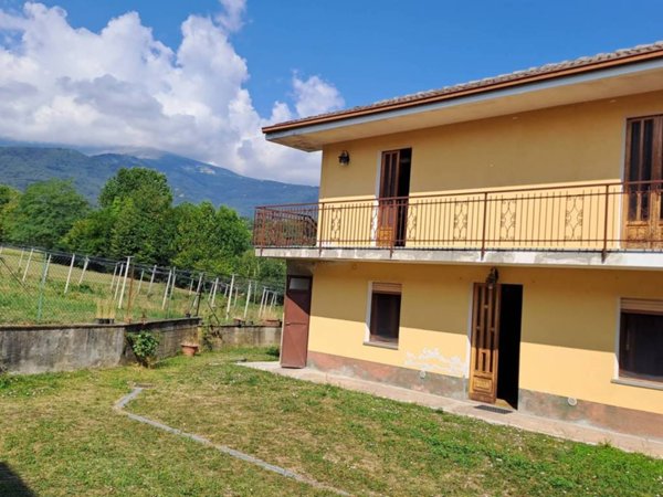 casa indipendente in vendita a Bagnolo Piemonte