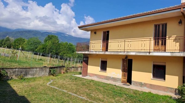 casa indipendente in vendita a Bagnolo Piemonte