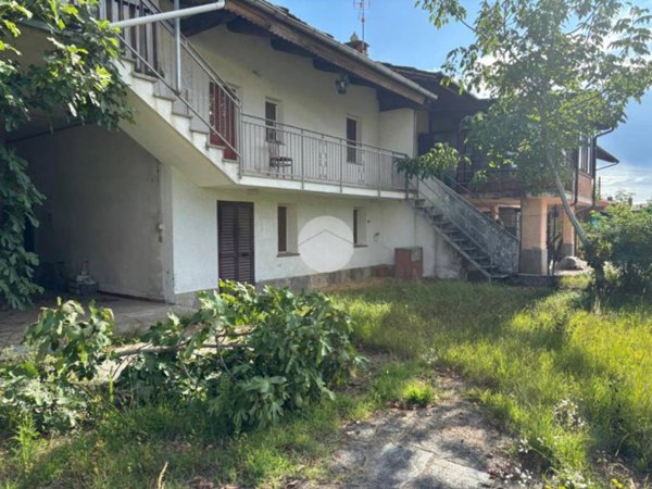 casa semindipendente in vendita a Bagnolo Piemonte