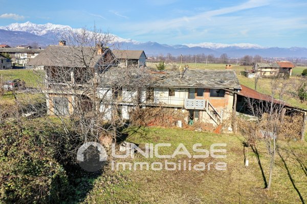 casa indipendente in vendita a Bagnolo Piemonte