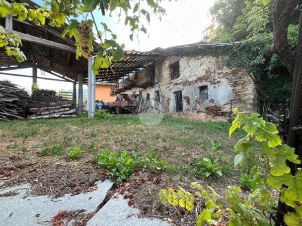 casa indipendente in vendita a Bagnolo Piemonte