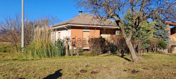 casa indipendente in vendita a Bagnolo Piemonte
