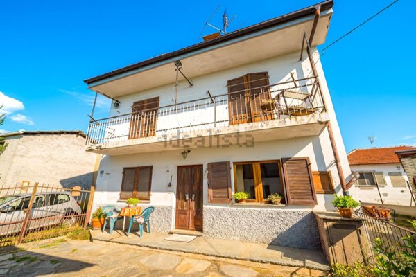 casa indipendente in vendita a Bagnolo Piemonte
