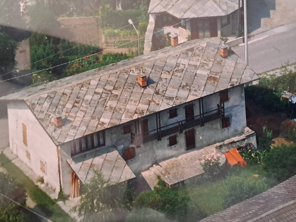 casa indipendente in vendita a Bagnolo Piemonte