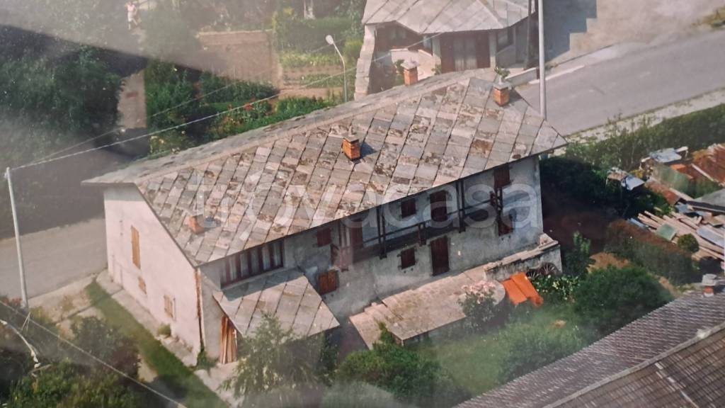 casa indipendente in vendita a Bagnolo Piemonte