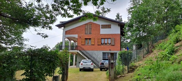 casa indipendente in vendita a Bagnolo Piemonte